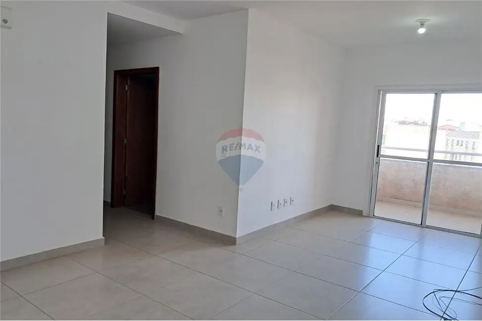 Apartamento com 3 quartos para alugar, 93m2 em Salto De Pirapora - SP - imagem 5 Foto 5 de Apartamento com 3 quartos para alugar, 93m2 em Salto De Pirapora - SP