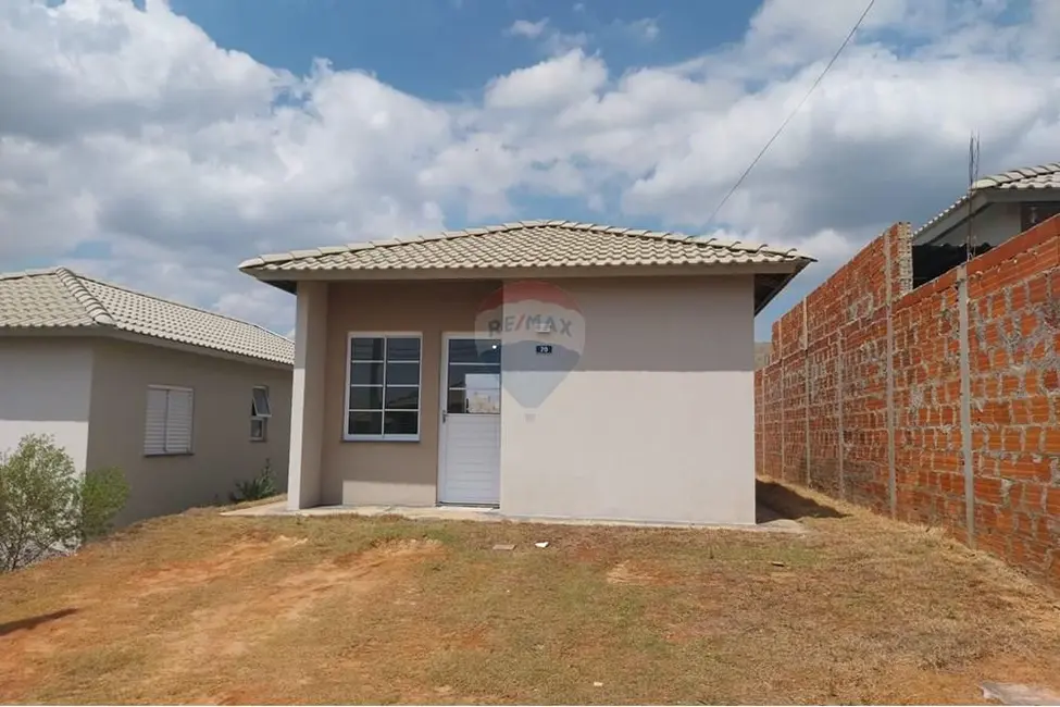 Foto 1 de Casa com 2 quartos à venda, 176m2 em Salto De Pirapora - SP