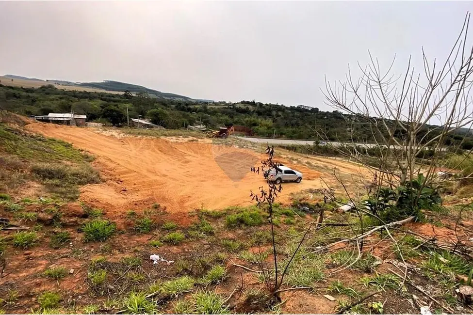 Foto 4 de Terreno / Lote à venda, 2822m2 em Salto De Pirapora - SP