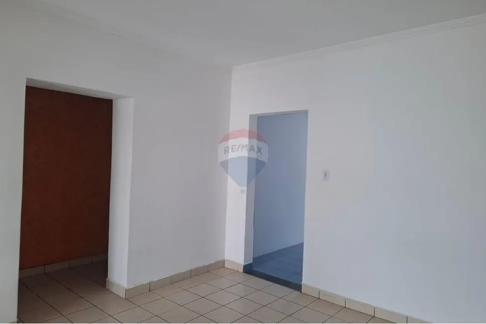 Casa com 2 quartos para alugar, 155m2 em Salto De Pirapora - SP - imagem 6 Foto 6 de Casa com 2 quartos para alugar, 155m2 em Salto De Pirapora - SP