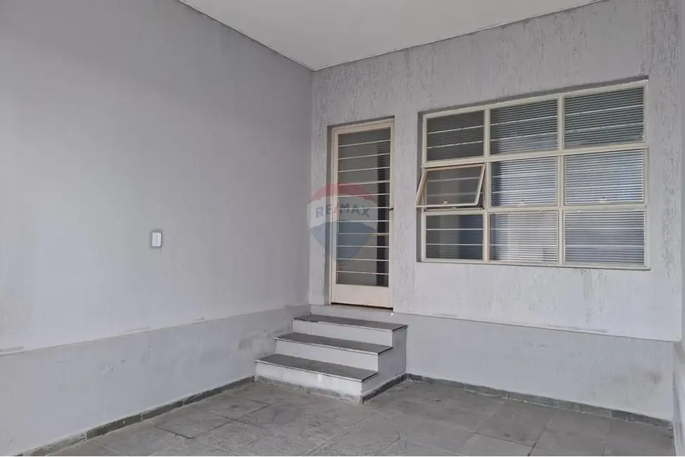 Casa com 2 quartos para alugar, 155m2 em Salto De Pirapora - SP - imagem 3 Foto 3 de Casa com 2 quartos para alugar, 155m2 em Salto De Pirapora - SP