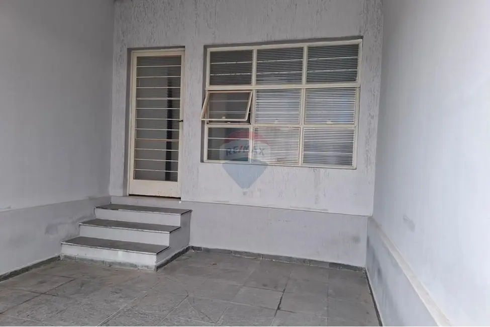 Casa com 2 quartos para alugar, 155m2 em Salto De Pirapora - SP - imagem 4 Foto 4 de Casa com 2 quartos para alugar, 155m2 em Salto De Pirapora - SP