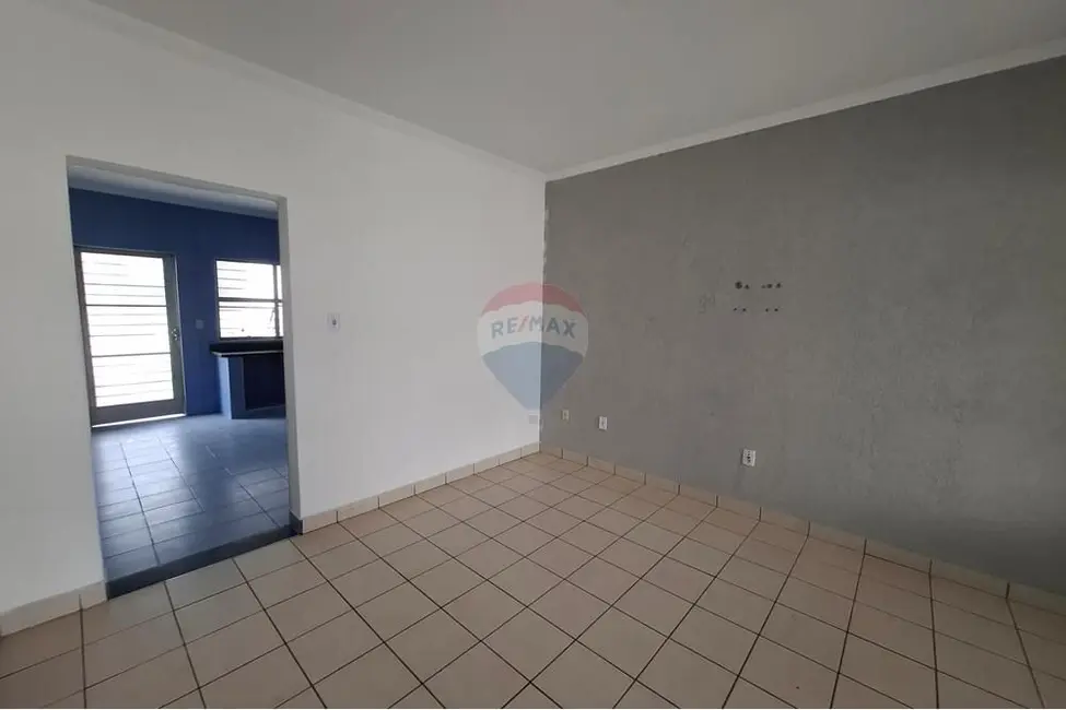 Casa com 2 quartos para alugar, 155m2 em Salto De Pirapora - SP - imagem 7 Foto 7 de Casa com 2 quartos para alugar, 155m2 em Salto De Pirapora - SP