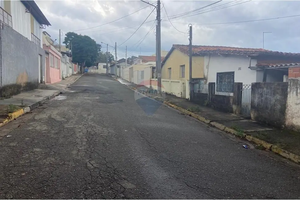 Foto 4 de Casa com 2 quartos à venda, 66m2 em Centro, Salto De Pirapora - SP