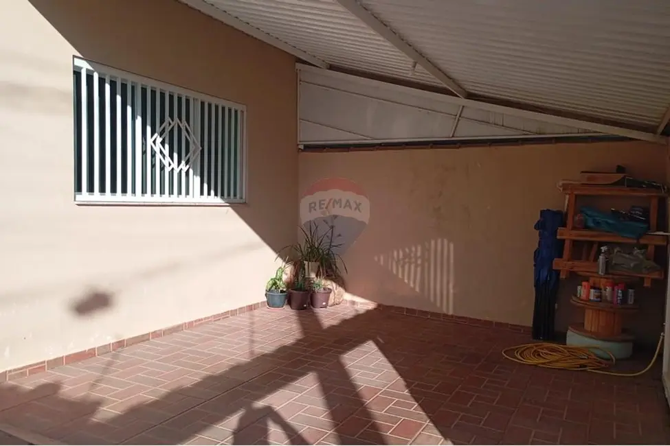 Foto 3 de Casa com 3 quartos à venda, 188m2 em Salto De Pirapora - SP