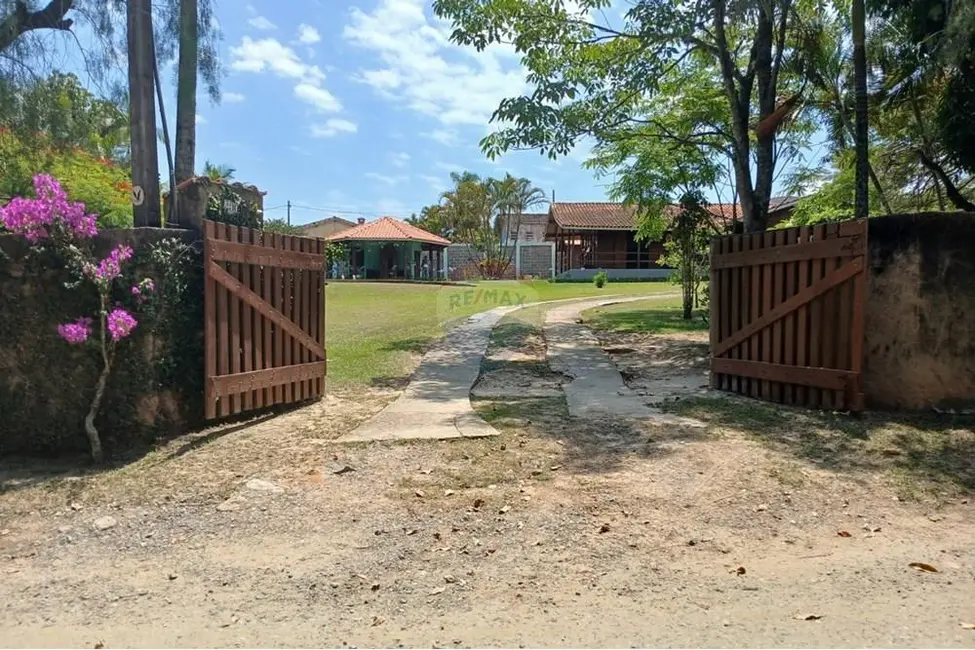Foto 2 de Chácara com 4 quartos à venda, 429m2 em Salto De Pirapora - SP