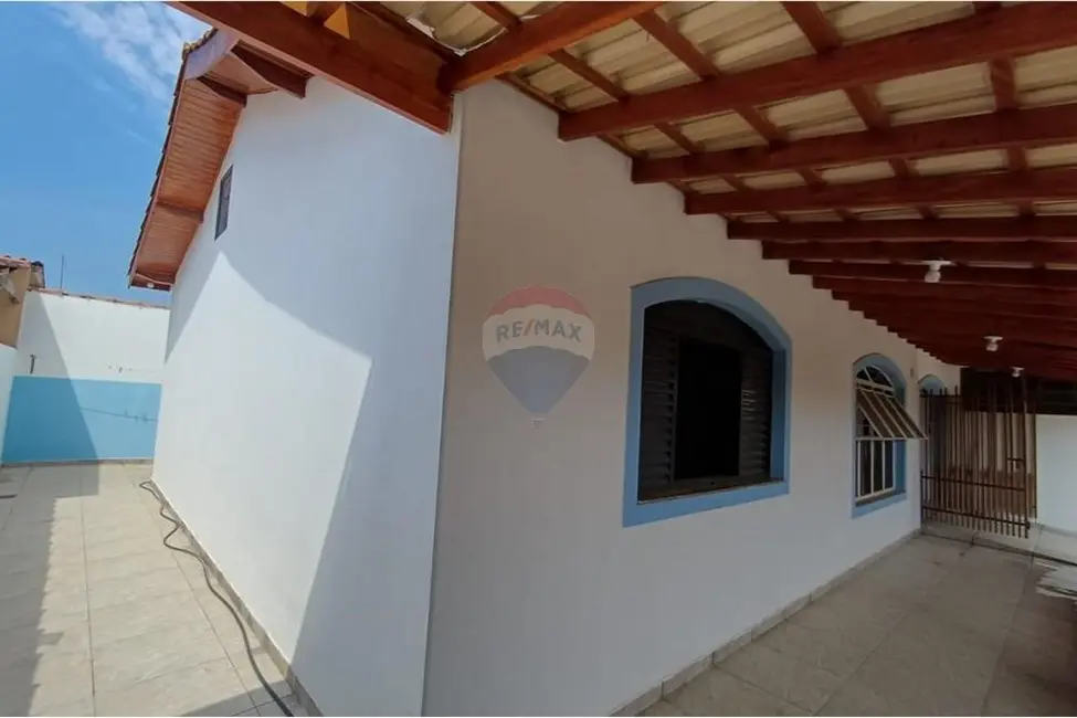 Casa com 3 quartos para alugar, 180m2 em Salto De Pirapora - SP - imagem 5 Foto 5 de Casa com 3 quartos para alugar, 180m2 em Salto De Pirapora - SP