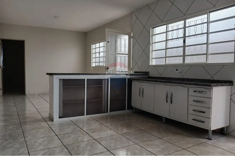 Foto 1 de Casa com 2 quartos à venda, 90m2 em Salto De Pirapora - SP