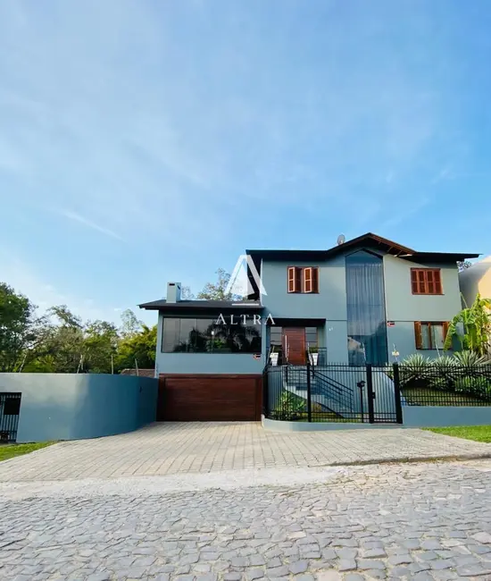 Foto 1 de Casa com 4 quartos à venda, 250m2 em Nossa Senhora de Lourdes, Santa Maria - RS