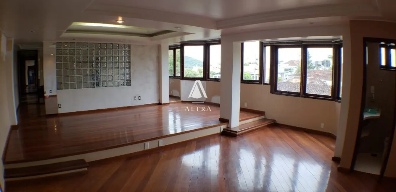 Foto 1 de Apartamento com 3 quartos à venda, 200m2 em Nossa Senhora das Dores, Santa Maria - RS