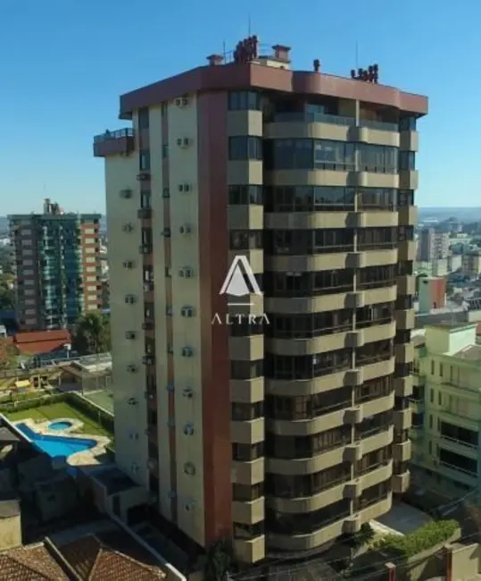 Foto 2 de Apartamento com 3 quartos à venda, 187m2 em Nossa Senhora Medianeira, Santa Maria - RS