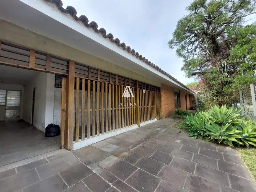 Foto 1 de Casa com 4 quartos à venda, 368m2 em Nossa Senhora de Lourdes, Santa Maria - RS