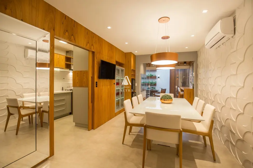 Casa com 3 quartos à venda, 176m2 em São José, Santa Maria - RS - imagem 1 Foto 1 de Casa com 3 quartos à venda, 176m2 em São José, Santa Maria - RS