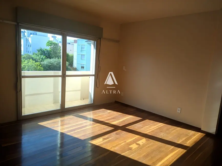 Foto 1 de Apartamento com 3 quartos à venda, 120m2 em Menino Jesus, Santa Maria - RS
