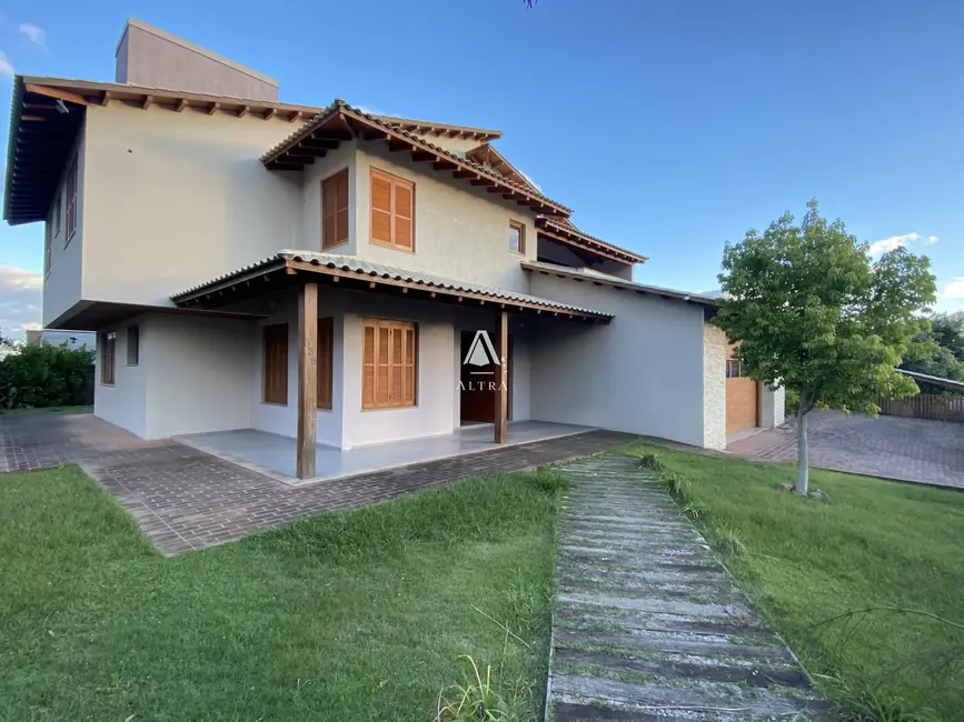 Foto 2 de Casa com 5 quartos à venda, 571m2 em Dom Antônio Reis, Santa Maria - RS