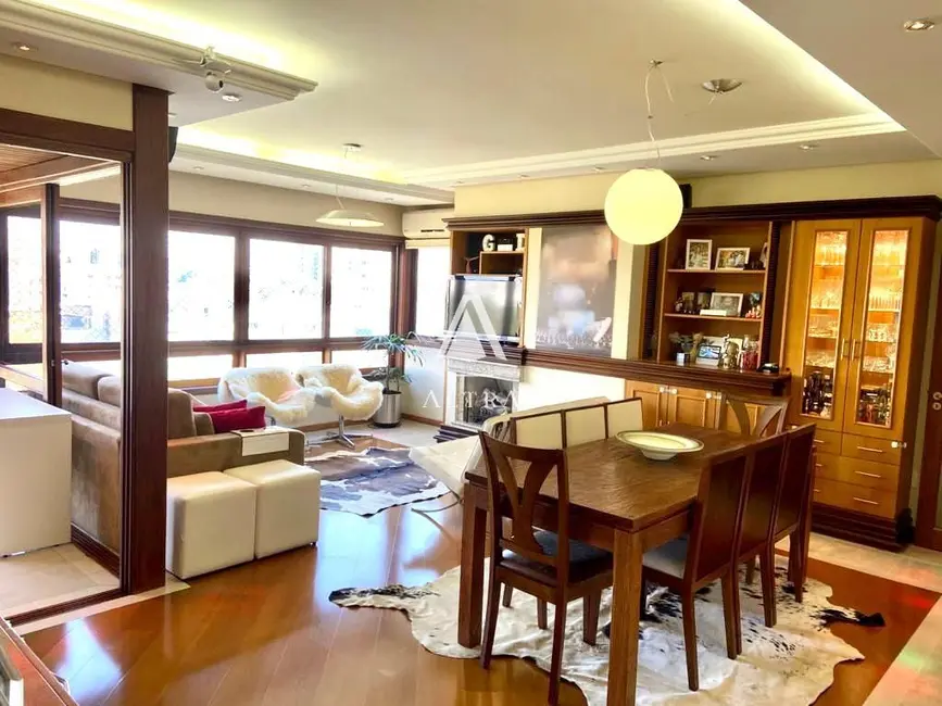 Foto 1 de Apartamento com 3 quartos à venda, 136m2 em Centro, Santa Maria - RS