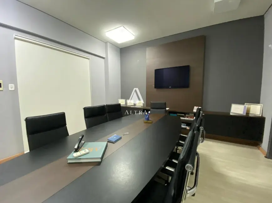 Foto 1 de Sala Comercial com 6 quartos à venda, 207m2 em Centro, Santa Maria - RS