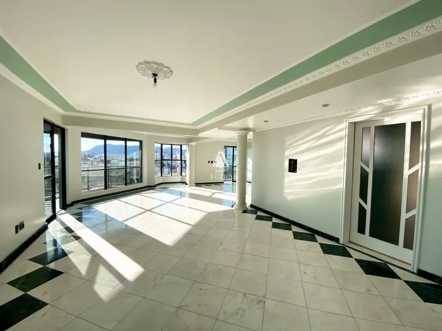 Foto 1 de Apartamento com 5 quartos à venda, 341m2 em Nossa Senhora de Fátima, Santa Maria - RS