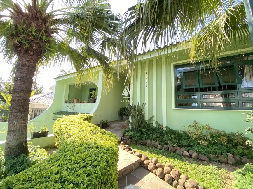 Foto 1 de Casa com 5 quartos à venda, 311m2 em Nossa Senhora de Lourdes, Santa Maria - RS