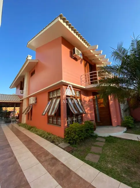 Foto 1 de Casa com 4 quartos à venda, 300m2 em Nossa Senhora de Fátima, Santa Maria - RS