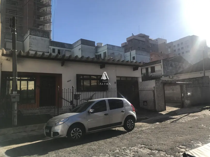 Foto 1 de Terreno / Lote à venda, 220m2 em Nossa Senhora de Fátima, Santa Maria - RS