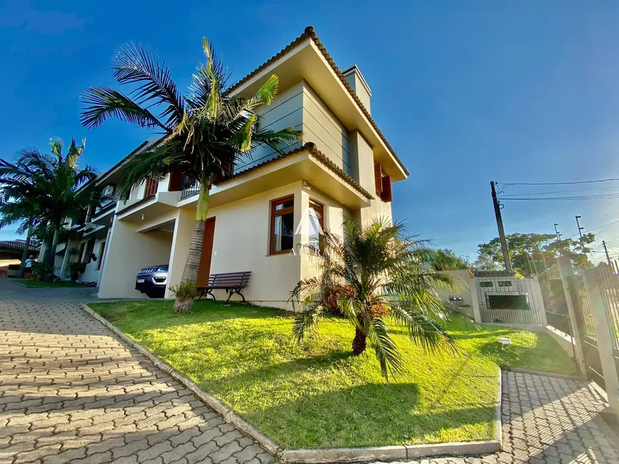 Foto 1 de Casa com 3 quartos à venda, 98m2 em Camobi, Santa Maria - RS