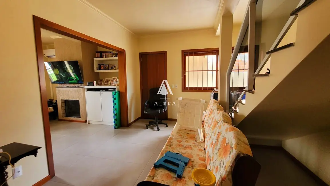 Foto 2 de Casa com 3 quartos à venda, 243m2 em Camobi, Santa Maria - RS