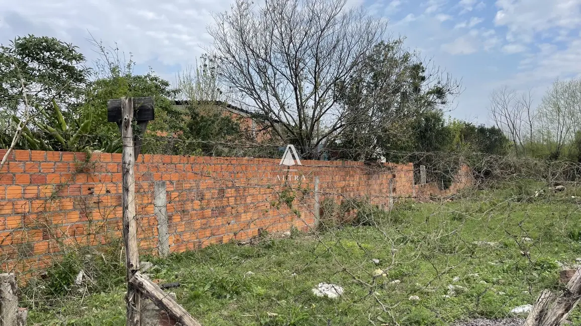 Foto 1 de Terreno / Lote à venda, 420m2 em Santa Maria - RS