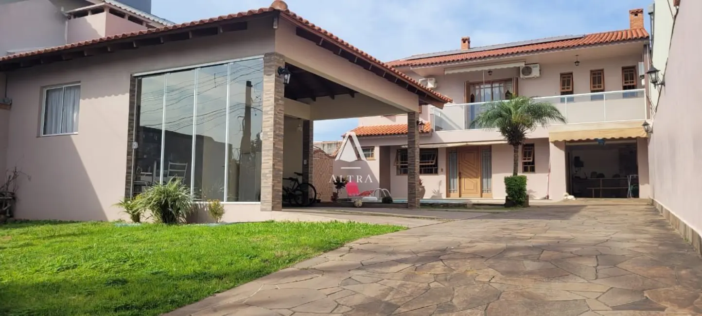 Foto 1 de Casa com 3 quartos à venda, 220m2 em Camobi, Santa Maria - RS