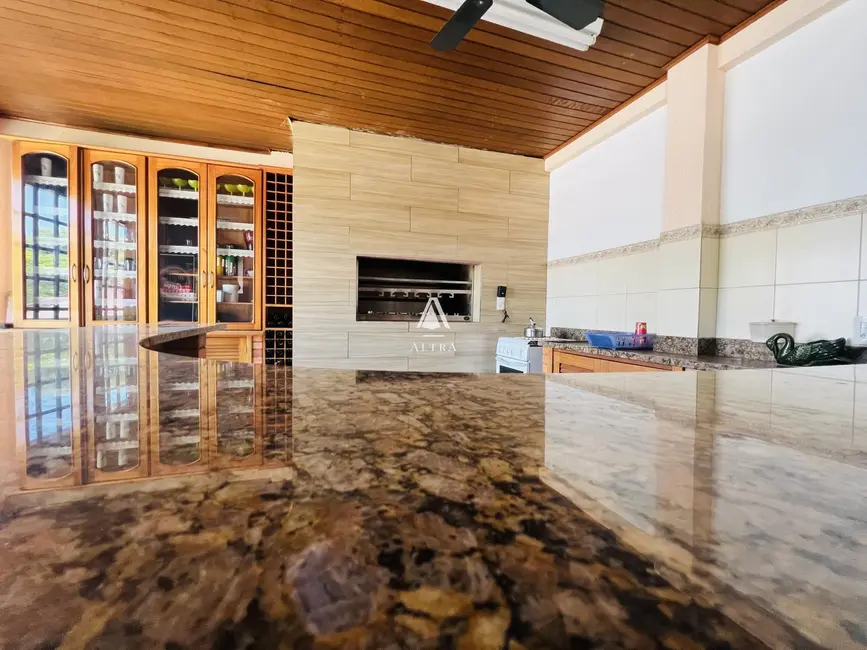 Foto 1 de Casa com 3 quartos à venda, 272m2 em Uglione, Santa Maria - RS
