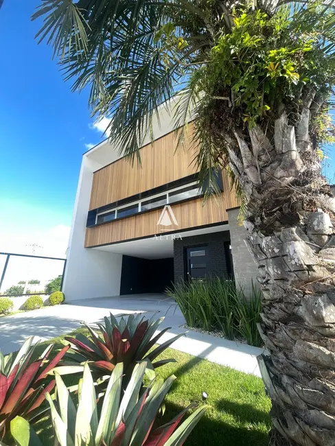 Foto 1 de Casa com 4 quartos à venda, 357m2 em São José, Santa Maria - RS
