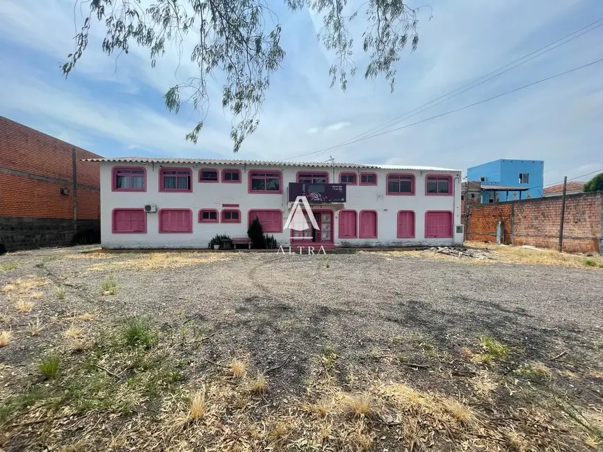 Foto 1 de Prédio Inteiro com 17 quartos à venda, 550m2 em Urlândia, Santa Maria - RS