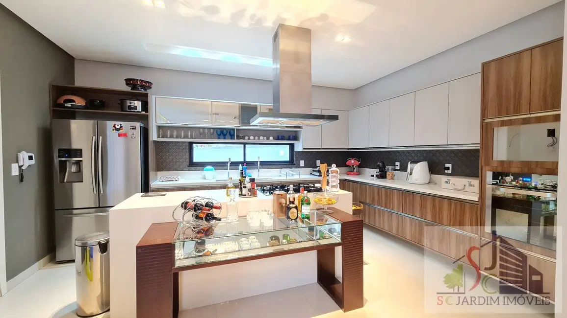 Casa de Condomínio com 5 quartos à venda, 450m2 em Ponta Negra, Manaus - AM - imagem 3 Foto 3 de Casa de Condomínio com 5 quartos à venda, 450m2 em Ponta Negra, Manaus - AM