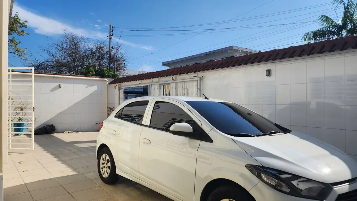 Foto 2 de Casa com 3 quartos à venda, 200m2 em Parque 10 de Novembro, Manaus - AM