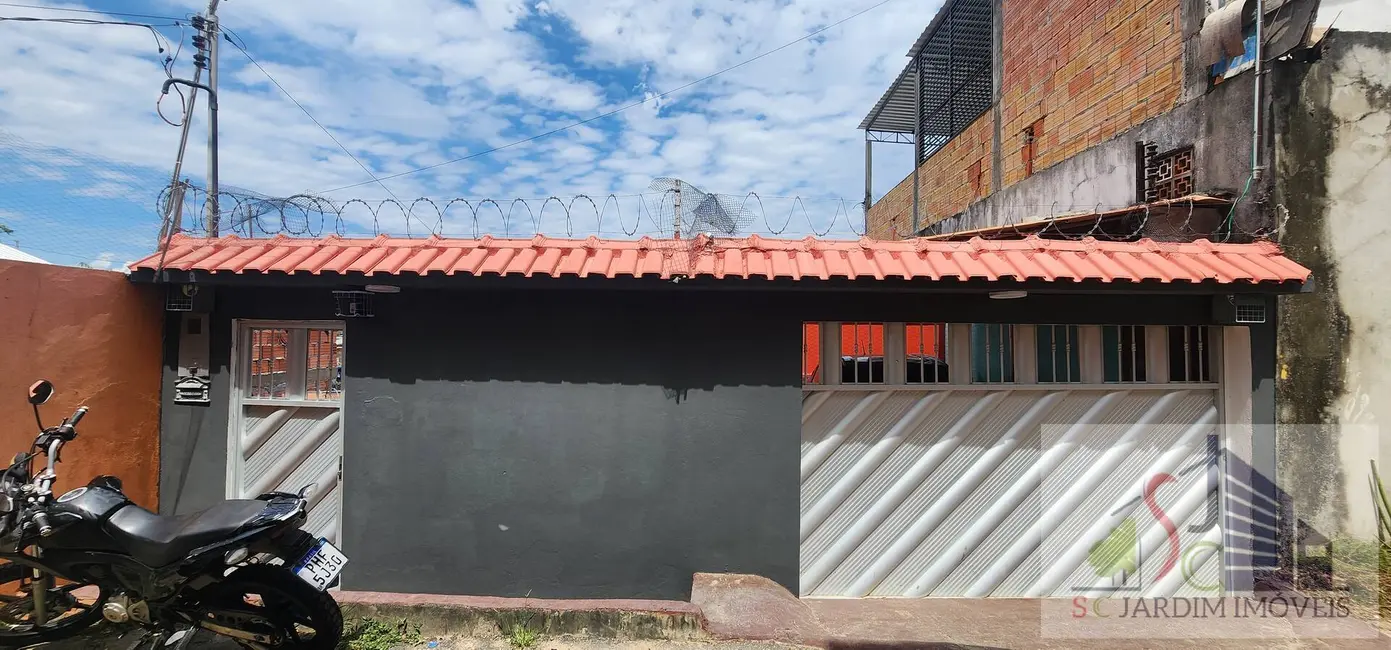 Foto 1 de Casa com 3 quartos à venda, 205m2 em Colônia Santo Antônio, Manaus - AM
