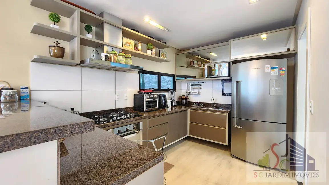 Foto 5 de Casa com 5 quartos à venda, 234m2 em Flores, Manaus - AM