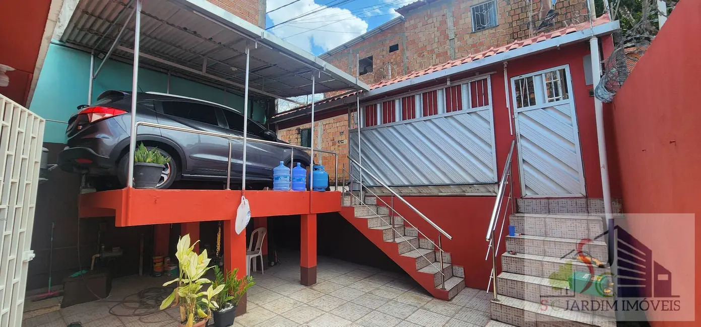 Casa com 3 quartos à venda e para alugar, 205m2 em Colônia Santo Antônio, Manaus - AM - imagem 2 Foto 2 de Casa com 3 quartos à venda e para alugar, 205m2 em Colônia Santo Antônio, Manaus - AM