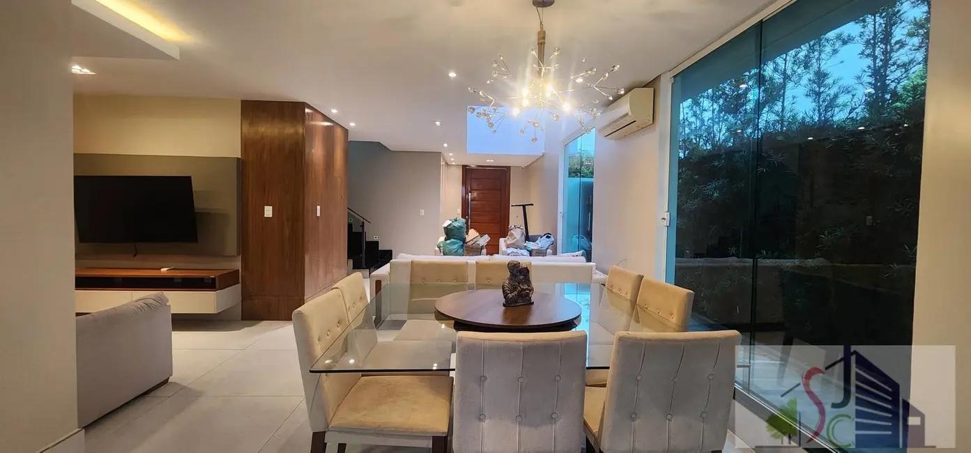 Foto 2 de Casa de Condomínio com 4 quartos para alugar, 220m2 em Ponta Negra, Manaus - AM