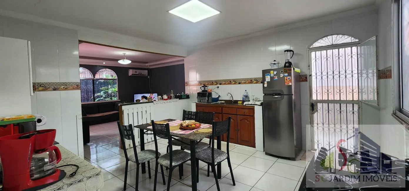 Casa com 3 quartos à venda, 222m2 em Parque 10 de Novembro, Manaus - AM - imagem 6 Foto 6 de Casa com 3 quartos à venda, 222m2 em Parque 10 de Novembro, Manaus - AM