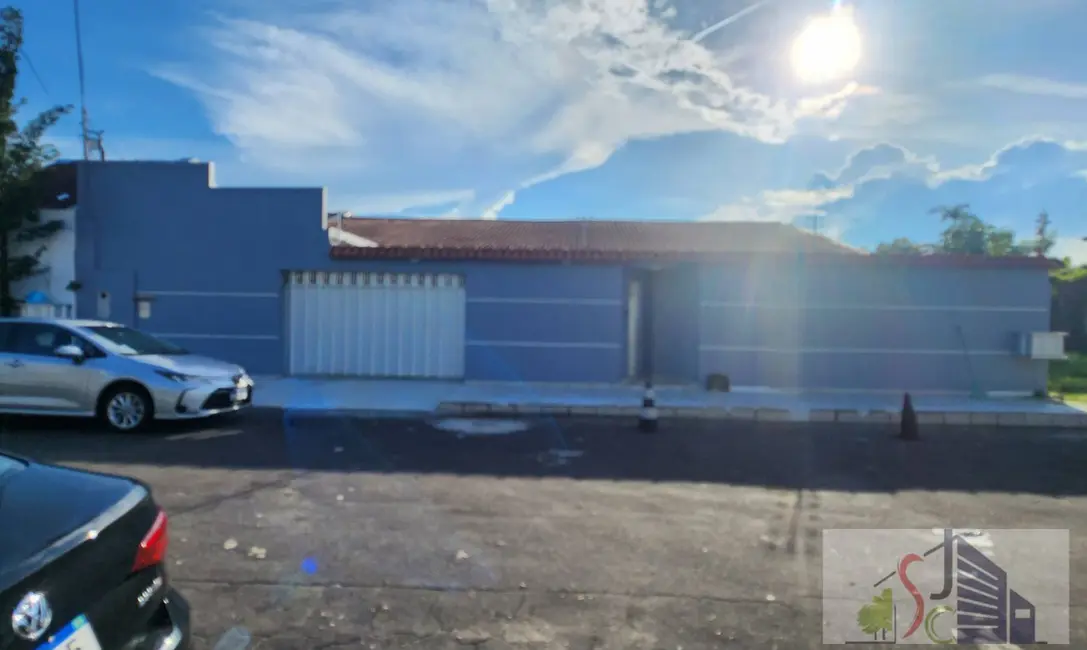 Foto 1 de Casa com 4 quartos à venda e para alugar, 350m2 em Adrianópolis, Manaus - AM