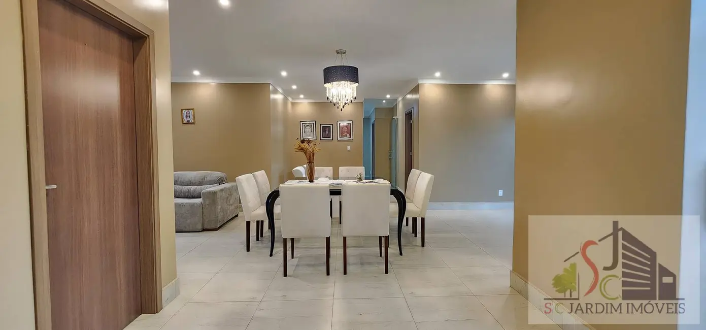 Foto 9 de Casa com 4 quartos à venda, 284m2 em Adrianópolis, Manaus - AM