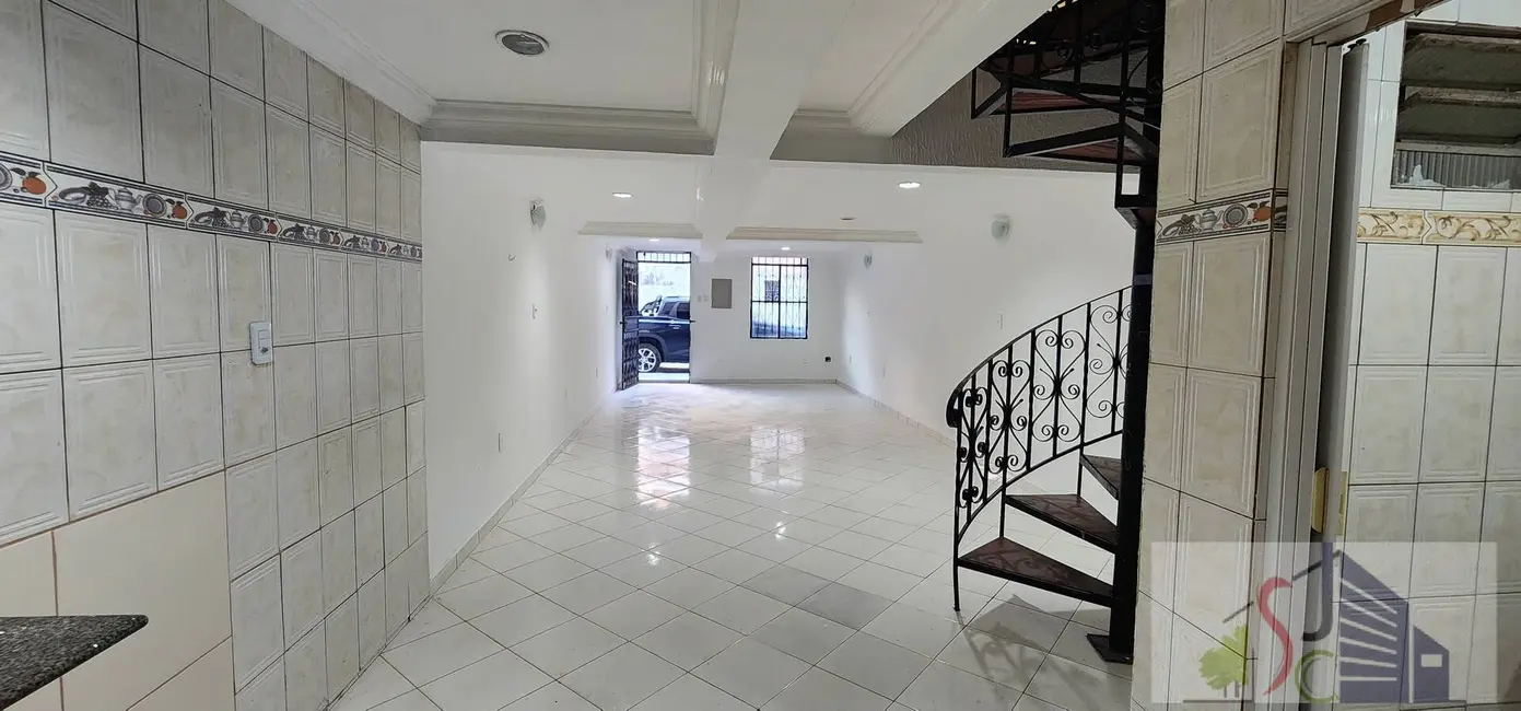 Casa com 2 quartos à venda, 150m2 em Nossa Senhora Aparecida, Manaus - AM - imagem 3 Foto 3 de Casa com 2 quartos à venda, 150m2 em Nossa Senhora Aparecida, Manaus - AM