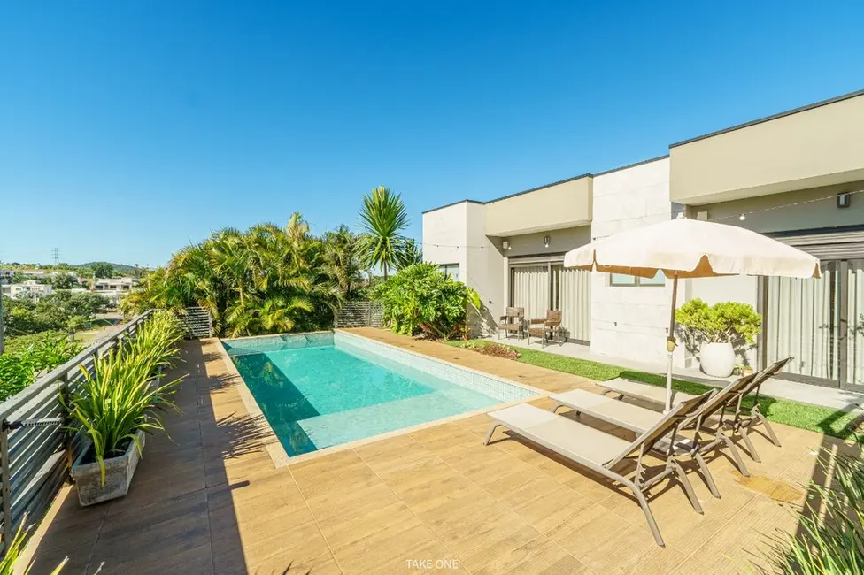 Foto 3 de Casa de Condomínio com 3 quartos à venda, 382m2 em Monte Alegre, Vinhedo - SP