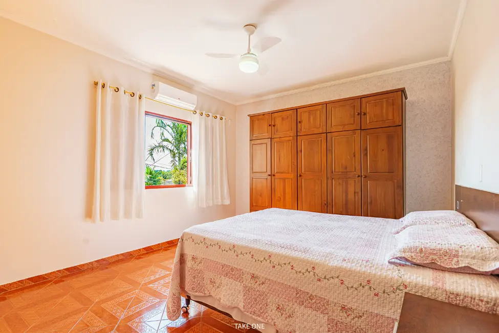 Casa com 3 quartos à venda, 287m2 em Jardim do Sol, Campinas - SP - imagem 2 Foto 2 de Casa com 3 quartos à venda, 287m2 em Jardim do Sol, Campinas - SP