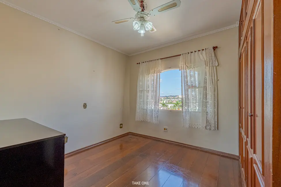 Foto 5 de Casa com 4 quartos à venda, 248m2 em Jardim Nova Europa, Campinas - SP