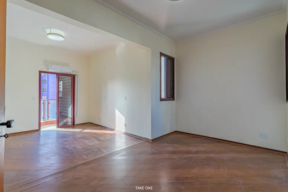 Apartamento com 3 quartos à venda, 233m2 em Cambuí, Campinas - SP - imagem 4 Foto 4 de Apartamento com 3 quartos à venda, 233m2 em Cambuí, Campinas - SP