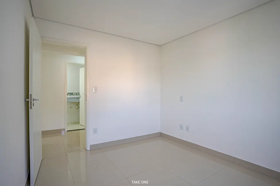 Foto 2 de Apartamento com 2 quartos à venda, 80m2 em Jardim de Itapoan, Paulinia - SP