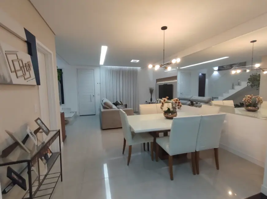 Casa de Condomínio com 3 quartos para alugar, 124m2 em Roncáglia, Valinhos - SP - imagem 2 Foto 2 de Casa de Condomínio com 3 quartos para alugar, 124m2 em Roncáglia, Valinhos - SP