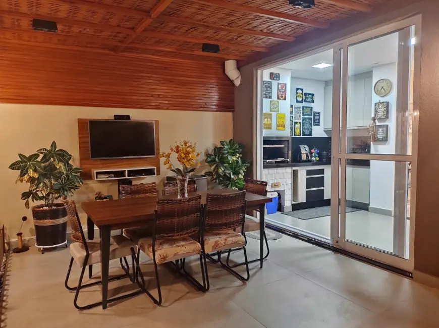 Casa de Condomínio com 3 quartos para alugar, 124m2 em Roncáglia, Valinhos - SP - imagem 4 Foto 4 de Casa de Condomínio com 3 quartos para alugar, 124m2 em Roncáglia, Valinhos - SP