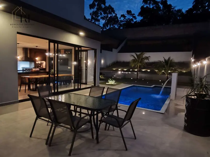 Casa de Condomínio com 3 quartos à venda, 272m2 em Observatório, Vinhedo - SP - imagem 6 Foto 6 de Casa de Condomínio com 3 quartos à venda, 272m2 em Observatório, Vinhedo - SP